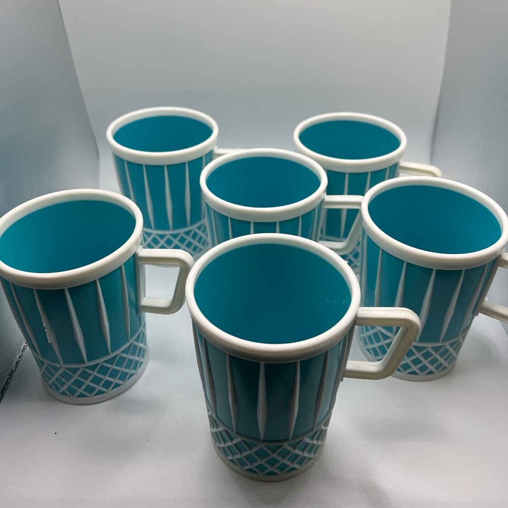 Mcm beautiful plastic bowls and cups